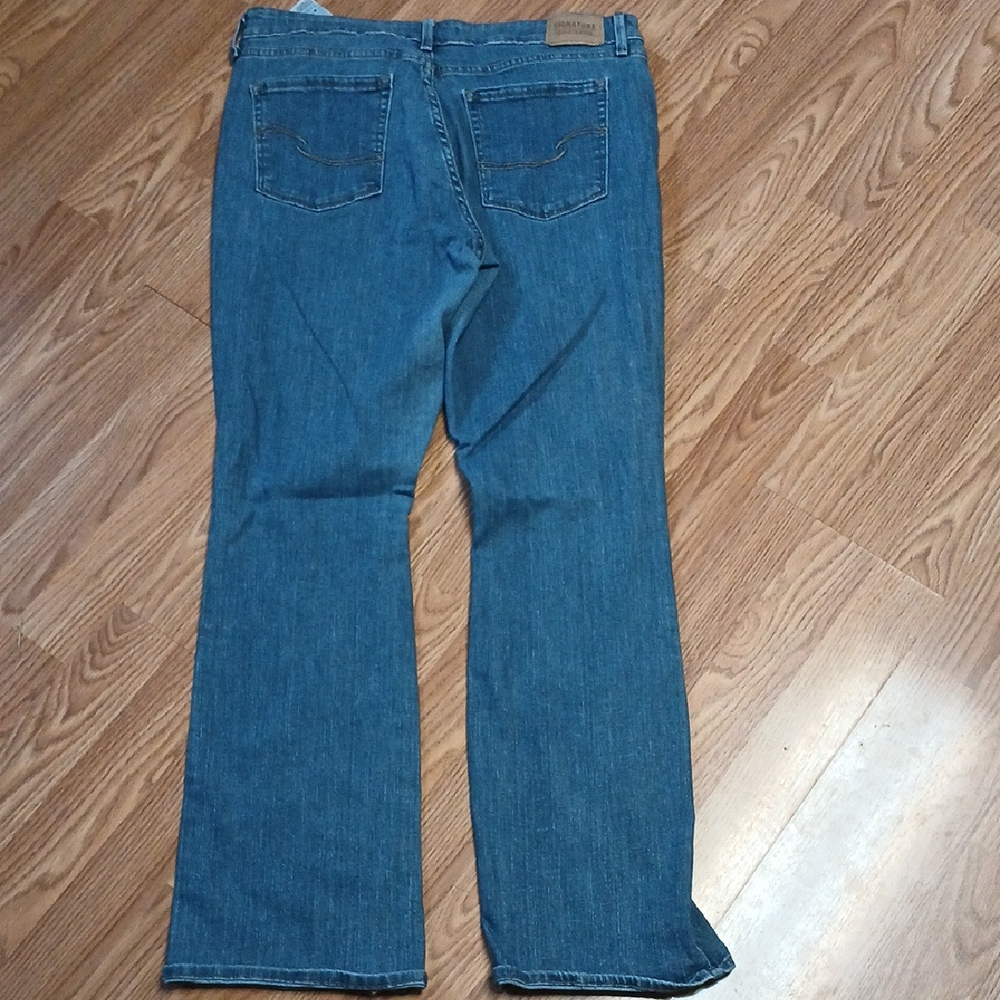 Signature LEVI Women's Boot Cut Jeans SIZE 12